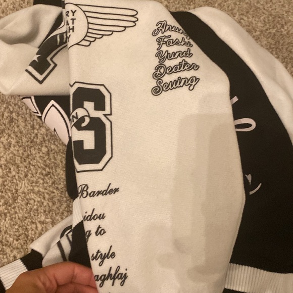 Woman’s jacket - Picture 5 of 7